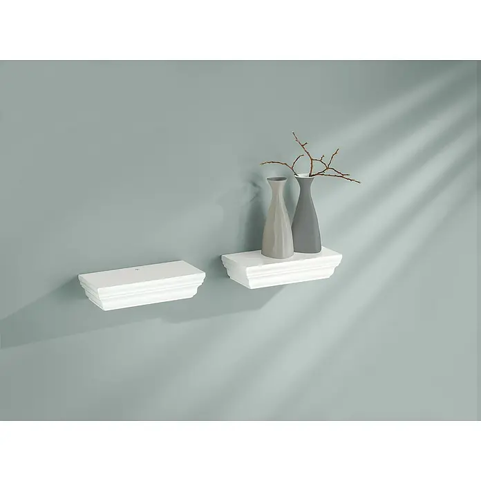 Dolle Estante flotante Profile - L x An x Al: 20 x 10 x 4,5 cm, Carga soportada: 2,5 kg, Blanco - Dos estantes flotantes decorativos blancos están montados en una pared verde menta. Un estante exhibe dos jarrones delgados en tonos grises y beige.