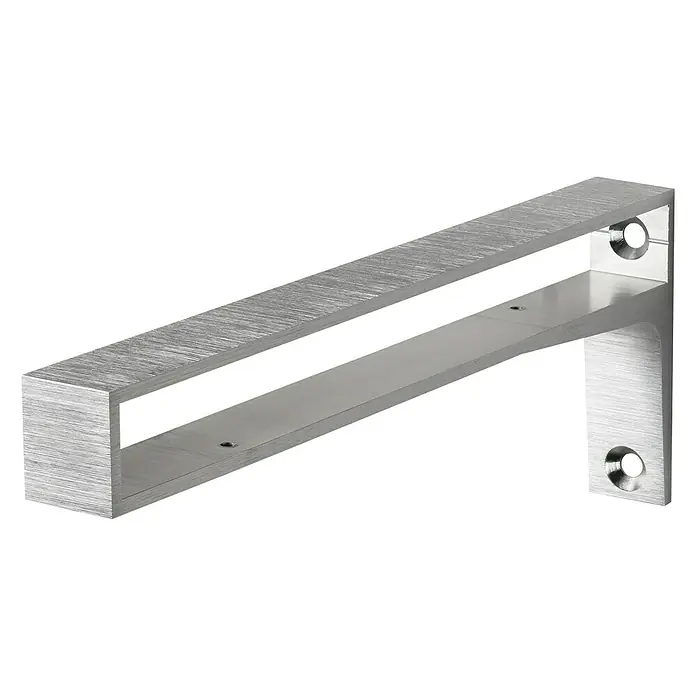 Dolle Soporte de pared para estantes Belt - L x An x Al: 312 x 110 x 30 mm, Carga soportada: 40 kg, Acero inoxidable - Primer plano de un moderno soporte de estante de aluminio cepillado, que muestra un diseño minimalista y orificios de montaje para una fácil instalación.