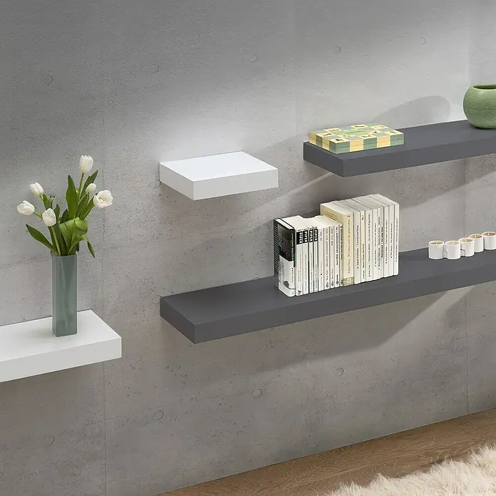 Dolle Estante flotante Big Boy - L x An x Al: 44,5 x 25 x 5 cm, Gris, Carga soportada: 30 kg - Estantes de pared en blanco y gris, decorados con flores, libros y objetos decorativos. Diseño elegante para espacios modernos.