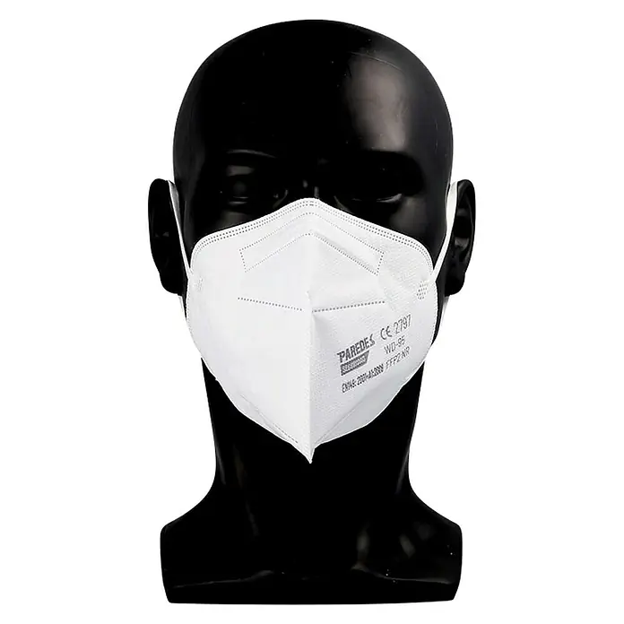 Mascarilla de protección respiratoria - FFP2 NR, 2 ud. - Primer plano de una mascarilla respiratoria FFP2 NR blanca sobre una cabeza de maniquí negra, que muestra la marca PAREDES WD-55.
