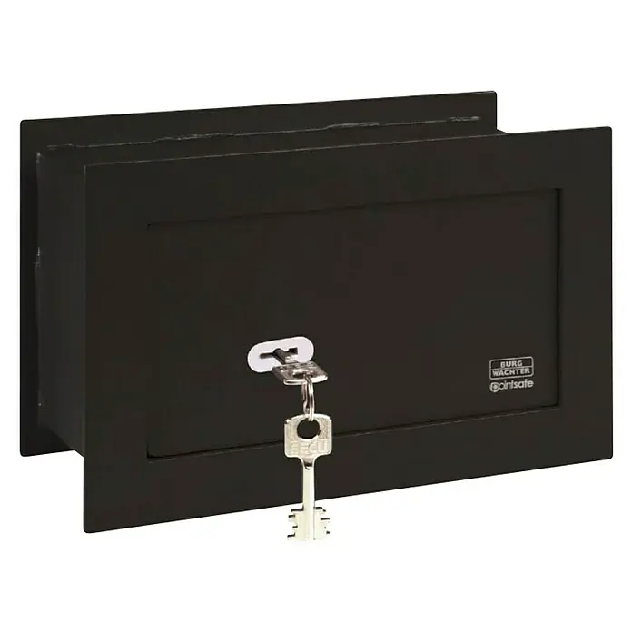 Burg-Wächter Caja fuerte empotrable PW1S - 148 x 260 x 180 mm, Candado de alta seguridad de doble paleta - Primer plano de una caja fuerte para muebles Burg-Wächter negra con llave. Ideal para guardar objetos de valor de forma segura en muebles.