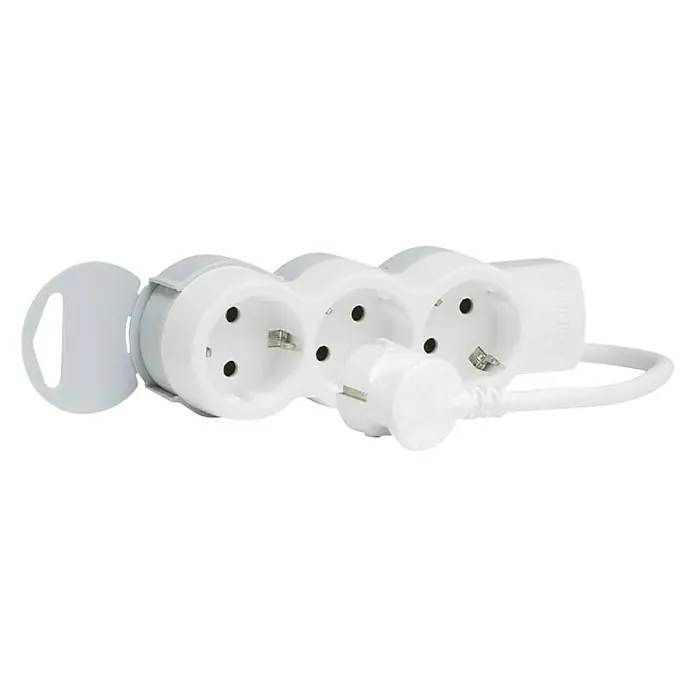 Legrand Base de enchufe múltiple frontal - Número de enchufes Schuko: 3 ud., Blanco, Longitud del cable: 1,5 m - Una regleta blanca con tres enchufes y un enchufe. Ideal para usar en el hogar o la oficina.
