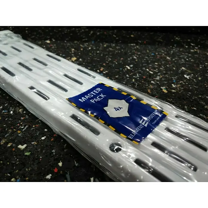 Element System Wandschiene - Länge: 100 cm, Einlochsystem, Stahl, Weiß - Eine Nahaufnahme einer Master Packung mit weißen Element System Schienen, verpackt in Plastik, auf einer dunklen Oberfläche.