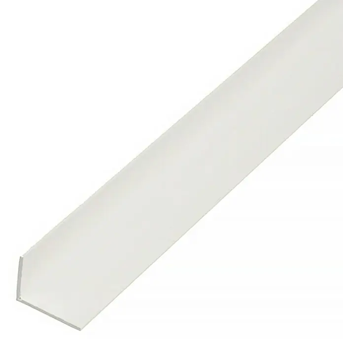 Stabilit Perfil angular - 2.000 x 30 x 20 mm, Espesor: 3 mm, Plástico, Blanco - Primer plano de un ángulo de PVC blanco, utilizado para proyectos de construcción y renovación. Ideal para esquinas y bordes.