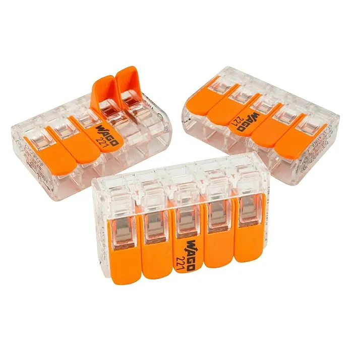 Wago Compact Hebelklemme 221-415 - Anzahl Leiter: 5 Stk., 0,14 mm² - 4 mm², 3 Stk. - Drei Wago 221-Verbindungsklemmen. Sie sind transparent und haben orangefarbene Hebel für die einfache und sichere Verbindung von Drähten.