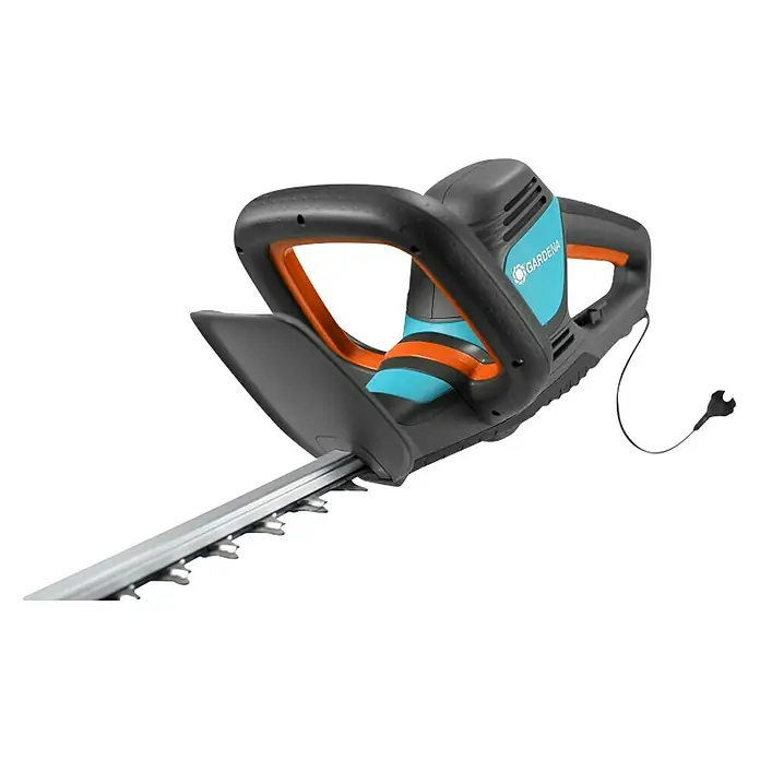 Gardena ComfortCut Cortasetos eléctrico 550/50 - 550 W, Longitud de corte: 50 cm, Grosor de rama máx.: 27 mm - Un cortasetos eléctrico Gardena con detalles grises y azules, cuchillas afiladas y un mango ergonómico para una jardinería precisa.