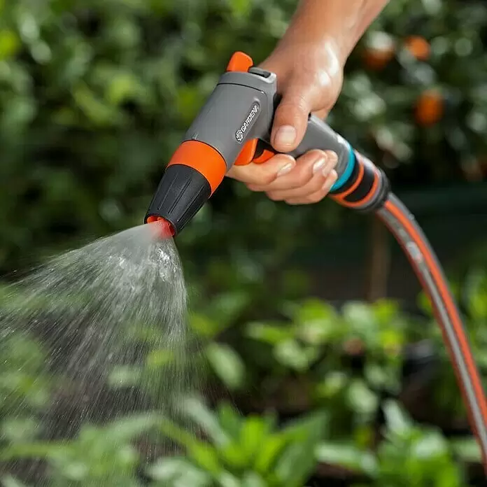 Gardena Comfort Reinigungsspritze - Anzahl Sprühformen: 2 Stk., Kunststoff - Anwendungsbeispiel