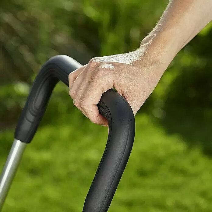 Gardena Schlauchwagen-Set CleverRoll M Easy Set - Kunststoff/Metall, Schlauchlänge: 20 m - Anwendungsbeispiel