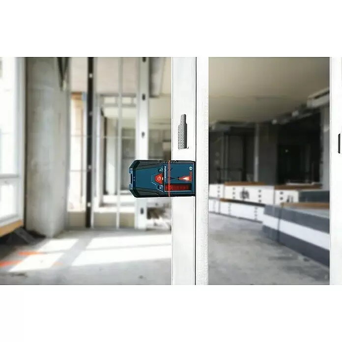 Bosch Professional Laserempfänger LR 6 - Passend für: Bosch Professional Linienlaser GCL 2-50 C, GLL 3-80, GLL 3-80 C, Arbeitsbereich: 5 - 50 m - Anwendungsbeispiel
