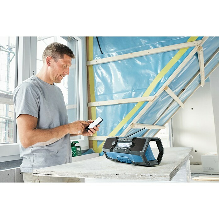 Bosch Professional Akku-Baustellenradio GPB 18V-2 SCAkkubetrieben, Frequenz: 87,5 - 108 MHz (UKW/FM) Use Shot