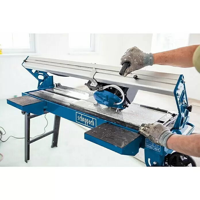 Scheppach Elektro-Fliesenschneider FS 4700 - 1.200 W, Max. Schnittlänge: 1.200 mm, Schnitttiefe bei 90 °: 34 mm - Anwendungsbeispiel