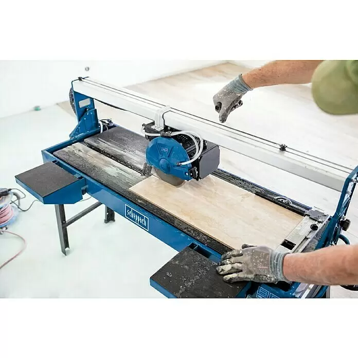 Scheppach Elektro-Fliesenschneider FS 4700 - 1.200 W, Max. Schnittlänge: 1.200 mm, Schnitttiefe bei 90 °: 34 mm - Anwendungsbeispiel