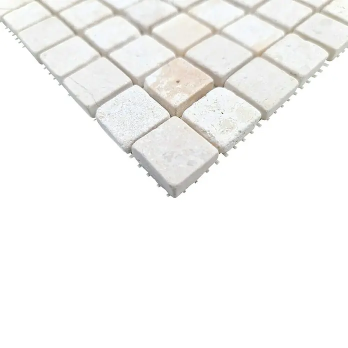 Mosaikfliese Quadrat Uni MOS TN23W - 30,5 x 30,5 cm, Cremeweiß, Matt - Nahaufnahme von quadratischen Mosaikfliesen in einem hellen Farbton, ideal für stilvolle Wand- und Bodengestaltungen.