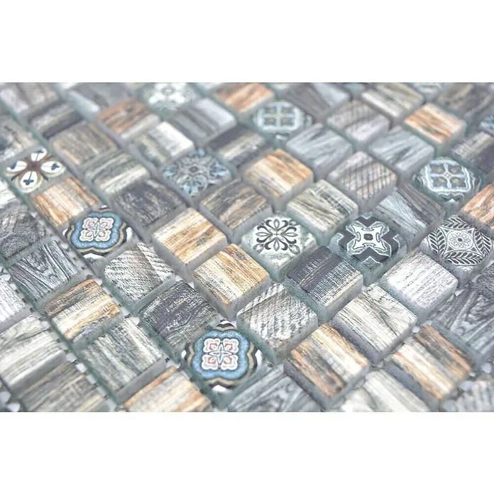 Mosaikfliese Quadrat Crystal XCM RW99 - 30 x 30 cm, Mehrfarbig, Matt - Nahaufnahme von gemusterten Mosaikfliesen in Braun-, Grau- und Blautönen für dekorative Wand- und Bodenbeläge.