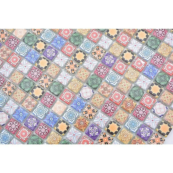 Mosaikfliese Quadrat Crystal XCM RB83 - 30 x 30 cm, Mehrfarbig, Matt - Nahaufnahme von dekorativen, bunten Mosaikfliesen mit orientalischen Mustern, ideal für Wand- oder Bodengestaltung.