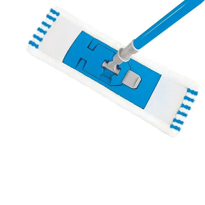Peggy Perfect Flachwischer Mikrofaser - Mit Stiel, Materialspezifizierung: Mikrofaser - Das Bild zeigt einen Mopp mit blauem Griff und weißem, rechteckigem Kopf vor schwarzem Hintergrund. Das Produkt ist für die Reinigung von Böden gedacht.