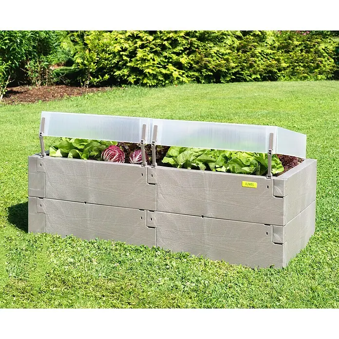 Juwel Hochbeet Timber Set - 130 x 60 x 52 cm, Kunststoff, Nordic wood - Der JUWEL Frühbeetaufsatz bietet optimalen Schutz für Ihre Pflanzen im Hochbeet. Das Beet ist mit Salat bepflanzt und steht im Garten.