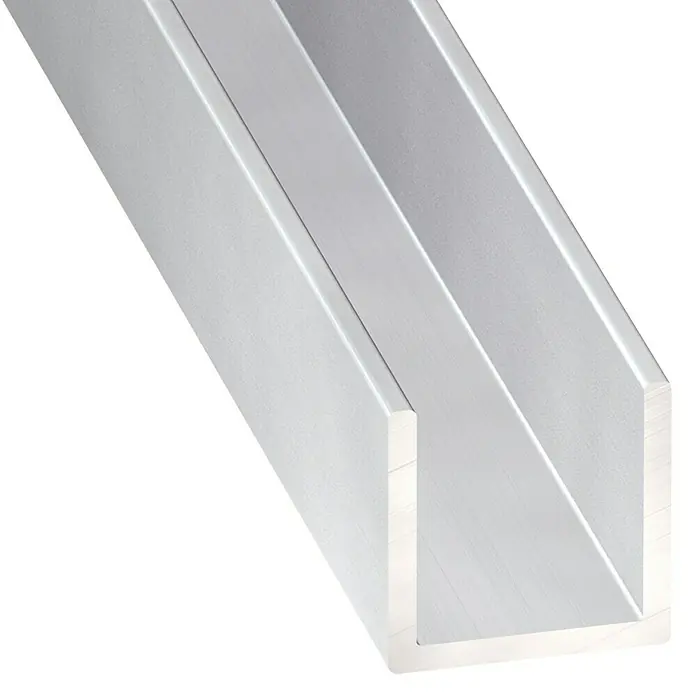 Stabilit Perfil en U - 1.000 x 15 x 15 mm, Espesor: 1,5 mm, Plateado - Primer plano de un perfil en U de aluminio plateado, que muestra su acabado liso y su forma precisa.