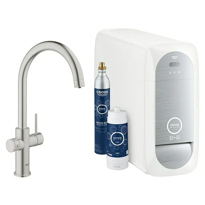 Grohe Spültischarmatur Blue Home - Höhe: 41,8 cm, C-Auslauf, Supersteel, Matt, Schwenkbar - Produktbild eines Grohe Blue Wassersystems mit Armatur, Filter und CO2-Flasche. Sauberes, gefiltertes Wasser direkt aus dem Hahn.