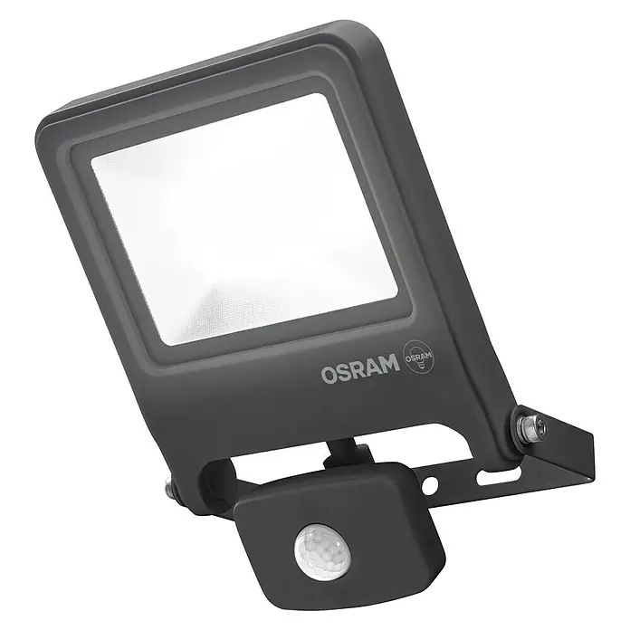 Osram LED-Sensor-Strahler - 2.700 lm, 4.000 K, L x B x H: 17 x 6,6 x 22,3 cm, IP44 - Das Bild zeigt einen LED-Außenstrahler von Osram mit Bewegungsmelder. Er ist in einem schlichten, dunklen Design gehalten und bietet eine gute Ausleuchtung.