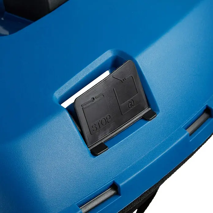 Hyundai Elektro-Rasenmäher LM3301E - 1.300 W, Schnittbreite: 33 cm - Nahaufnahme einer blauen Geräteabdeckung mit einem schwarzen Schalter mit den Aufschriften "Stop" und "Go".