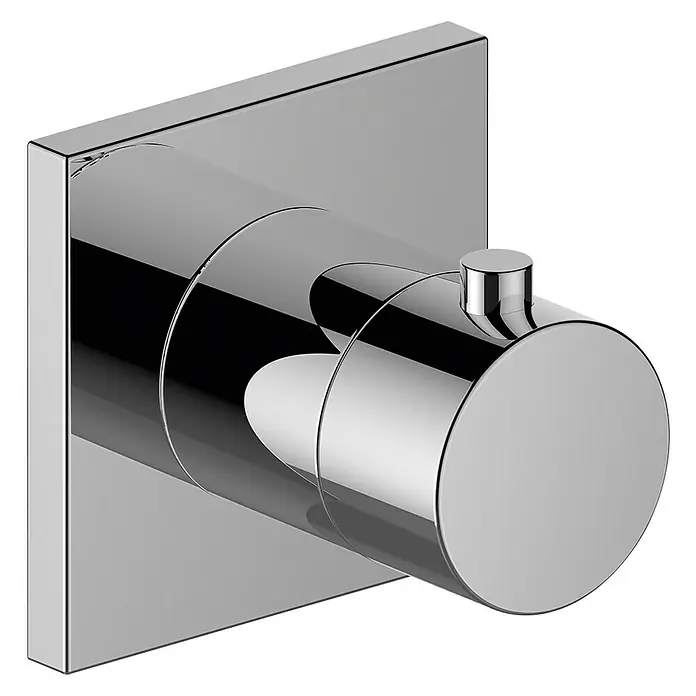 Keuco UP-Thermostatarmatur IXMO -  - Nahaufnahme eines glänzenden, quadratischen Chrom-Wasserhahns mit zylindrischem Griff vor schwarzem Hintergrund.