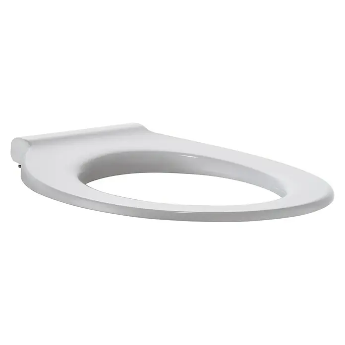 Geberit Renova Comfort WC-Sitz Basic - Duroplast, Weiß, Ohne Absenkautomatik - Nahaufnahme eines weißen Toilettensitzes mit einer eleganten, ovalen Form und einer glatten Oberfläche vor einem schwarzen Hintergrund.
