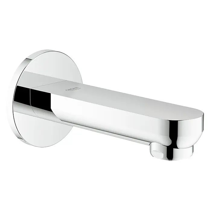 Grohe Eurosmart Cosmopolitan UP-Wanneneinlauf - Chrom, Glänzend - Nahaufnahme eines glänzenden, verchromten Grohe Waschtischarmatur-Auslaufs, der sich an einer runden Wandplatte befindet.