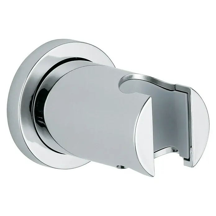 Grohe Rainshower Brausehalter - Rund, Kunststoff, Chrom - Nahaufnahme einer glänzenden, verchromten Duschkopfhalterung vor einem schwarzen Hintergrund, die ein minimalistisches und modernes Design aufweist.