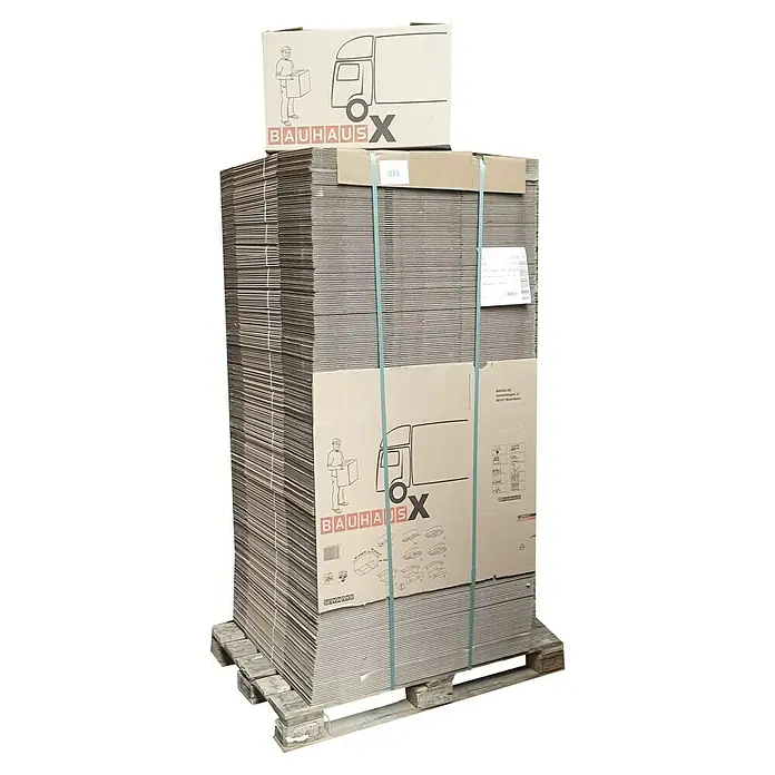BAUHAUS Umzugskarton Palette Multibox X - L x B x H: 62,5 x 34,5 x 38 cm, Traglast: 30 kg, 250 Stk. - Gestapelte Umzugskartons der Marke Bauhaus X auf einer Palette, mit blauem Band gesichert, ideal für Umzüge und Lagerung.