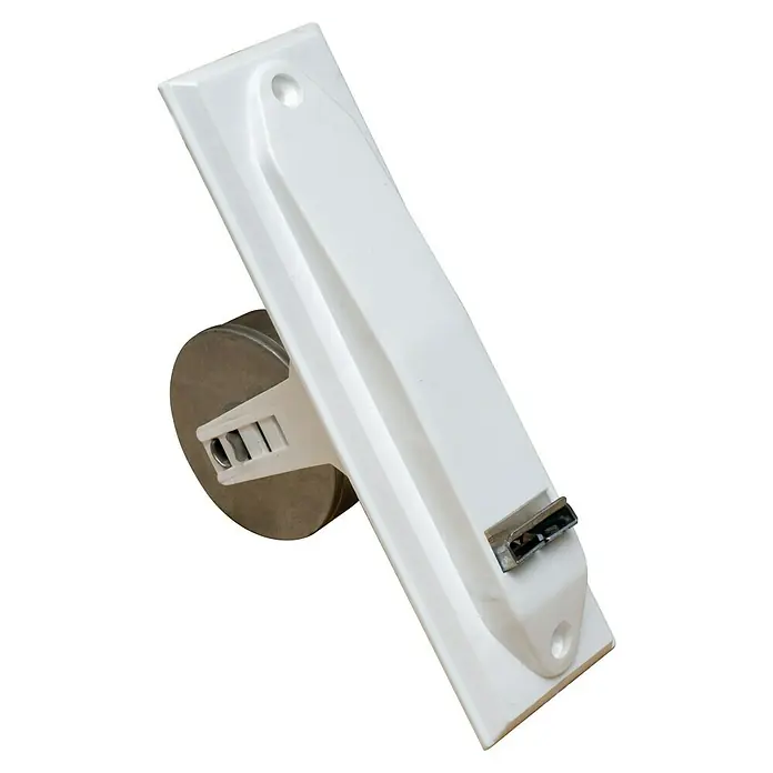 Micel Recogedor de cinta de persiana PR 4 - Anchura de la correa: 22 mm, Blanco, Plástico - Primer plano de un cortador de rodillo blanco con un rodillo de metal, utilizado para cortar masa o pasta. Ideal para cocineros caseros.