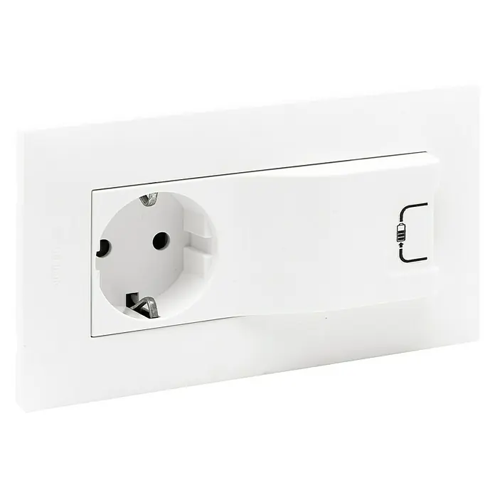 Legrand Niloé Step Enchufe con USB Combi - Blanco, Plástico, Montaje en la pared - Un enchufe Schuko blanco con puerto de carga USB en un diseño moderno. Ideal para un uso elegante en interiores.