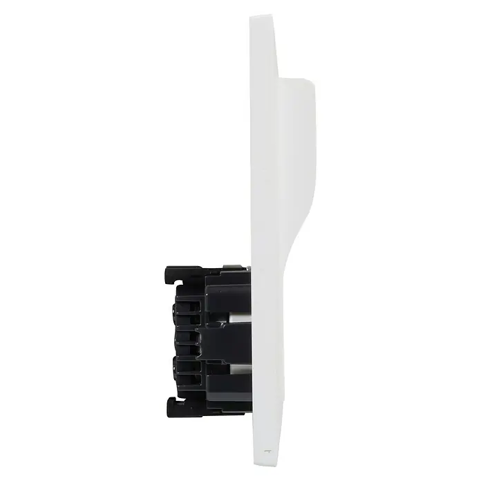 Legrand Niloé Step Enchufe con USB Combi - Blanco, Plástico, Montaje en la pared - Una vista lateral de un interruptor de luz blanco con una parte posterior negra. El interruptor tiene un diseño elegante y moderno.