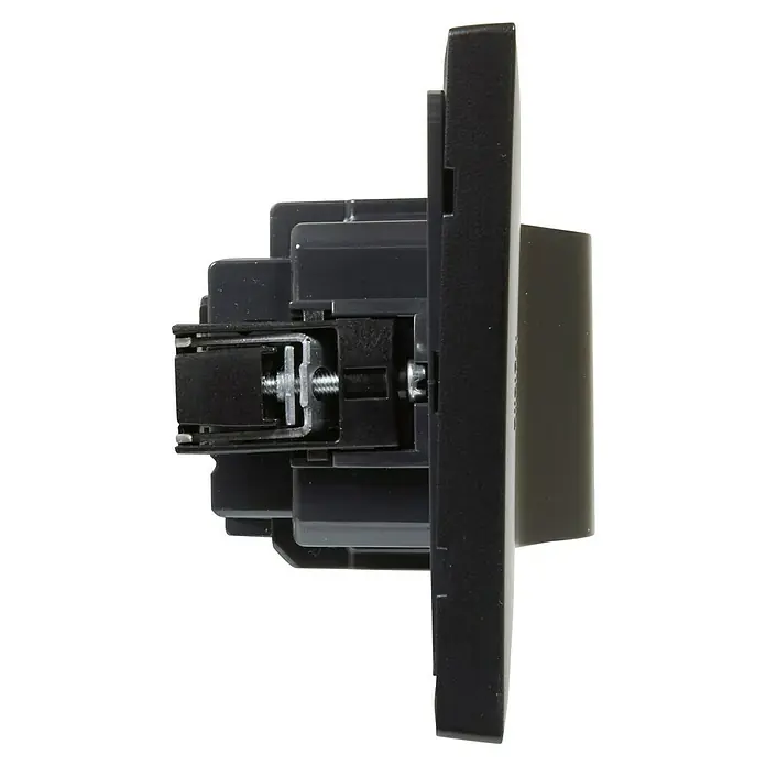 Legrand Niloé Step Enchufe con USB Combi - Antracita, Plástico, Montaje en la pared - Vista lateral de un dispositivo electrónico negro con mecanismos internos expuestos para el montaje y la fijación, destacado.