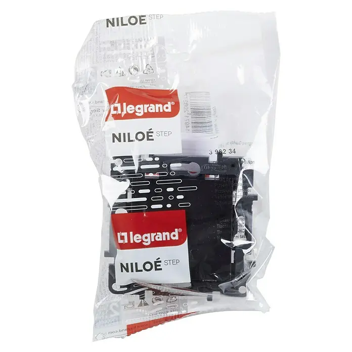 Legrand Niloé Step Pulsador para estancias con humedad - Antracita, Montaje en la pared - Un primer plano de un paquete de producto Legrand Niloe Step, que contiene accesorios de instalación para interruptores y enchufes.