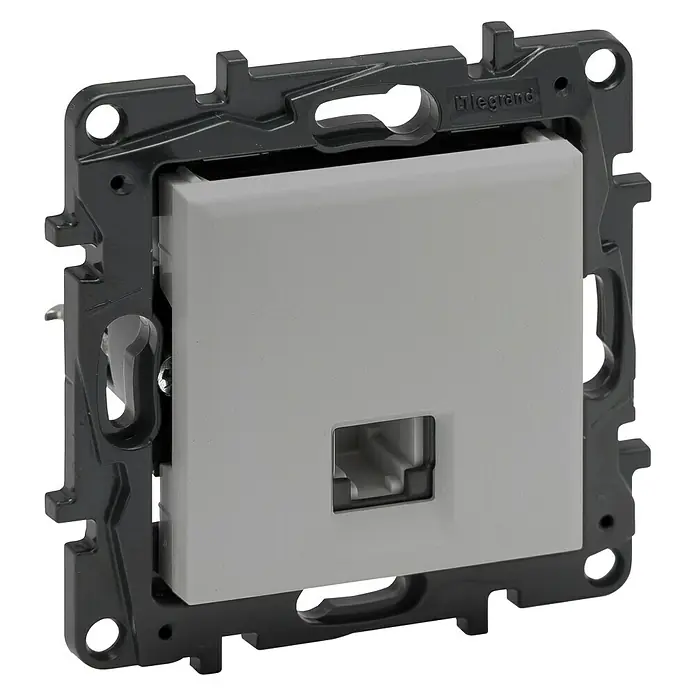 Legrand Niloé Step Toma de teléfono RJ11 - Aluminio, Instalar - Primer plano de un zócalo de red Legrand con inserto gris y marco negro, ideal para infraestructura de red moderna y fácil instalación.