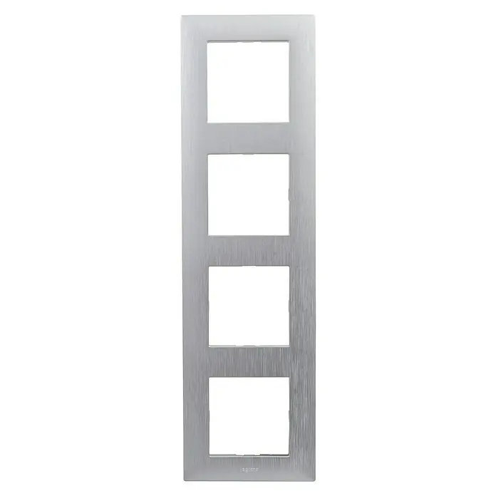 Legrand Niloé Step Marco - Plateado, Modelo de mecanismos: x 4, Plástico, Instalar - Un marco plateado Legrand para cuatro inserciones de interruptor, ideal para interiores modernos. El marco ofrece un aspecto elegante a sus interruptores.