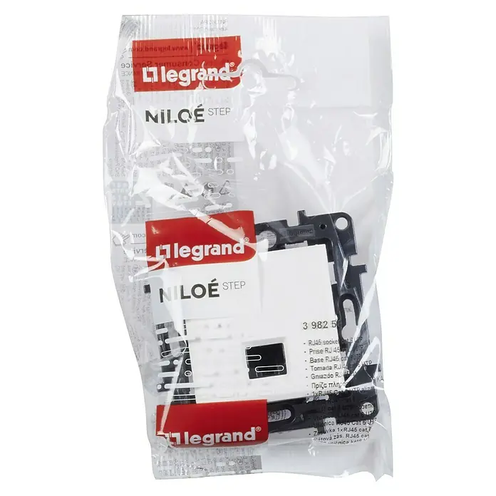 Legrand Niloé Step Toma de red RJ45 - Blanco, x 1, Plástico, Instalar - Base de red Legrand Niloe Step empaquetada para conexiones RJ45 Cat6 UTP, ideal para instalaciones de red modernas.