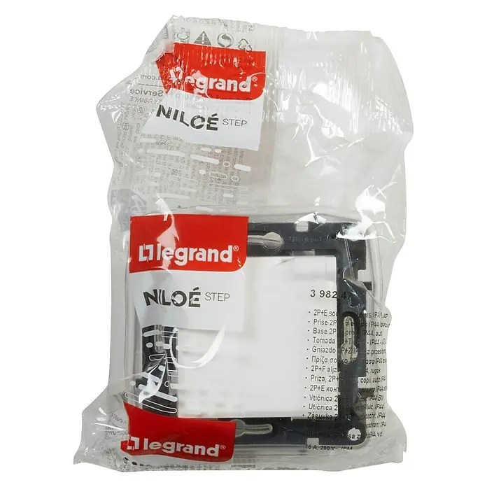 Legrand Niloé Step Enchufe con tapa - Blanco, Montaje en la pared - Enchufe Legrand Niloe Step en su embalaje original. Enchufe práctico para uso en interiores, fácil instalación.