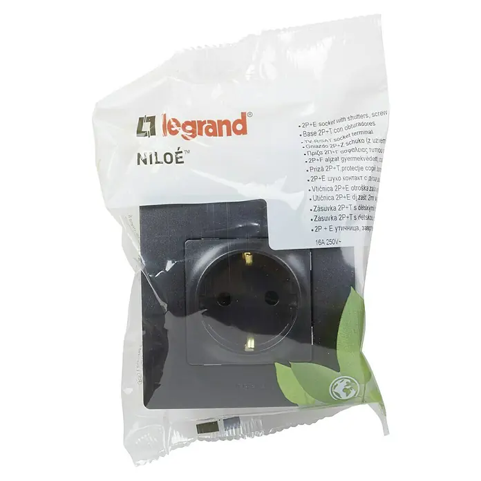 Legrand Niloé Monoblock Enchufe - Negro, Plástico, Instalar - Enchufe negro Legrand Niloe empaquetado, 2P+E con obturadores y tornillos, ideal para una alimentación segura en el hogar.