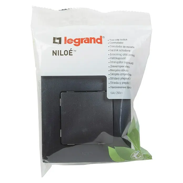 Legrand Niloé Monoblock Conmutador - Negro, Colocar, IP44 - Interruptor bipolar negro Legrand Niloe en su embalaje original. Diseñado para circuitos de 10AX 250V, ideal para interiores modernos.