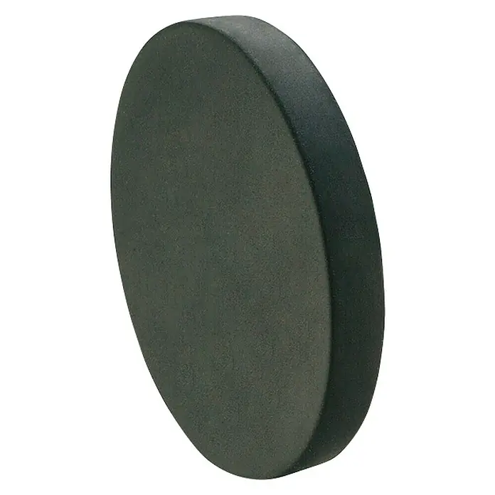 Häfele Imán - 43 mm, Fuerza de adherencia: 10 kg - Una boina de pulido redonda y oscura, ideal para el cuidado de vehículos, se presenta sobre un fondo negro neutral.