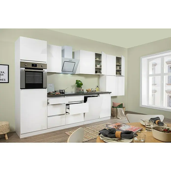 Respekta Premium Küchenzeile Lorena - Breite: 380 cm, Weiß, Hochglänzend, Dekor Arbeitsplatte: Steinoptik, Mit Elektrogeräten - Küchen-Interieur mit weißen Hochglanzfronten, integriertem Ofen und Dunstabzugshaube für ein modernes und stilvolles Ambiente.