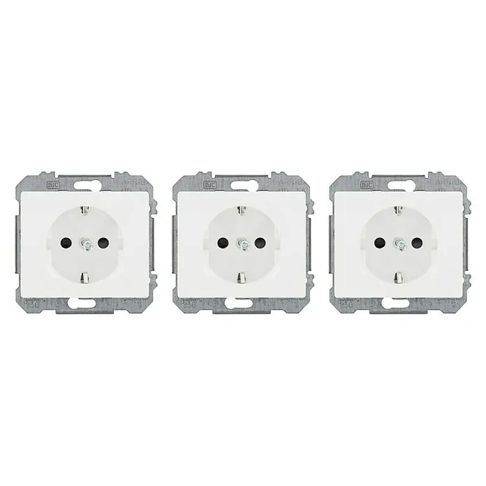 Siemens Delta Iris Enchufe Pack 3 - Blanco, Plástico, Montaje en la pared - Primer plano de tres enchufes de pared BJC. Solución práctica de suministro de energía para el hogar y la oficina, segura y fiable.