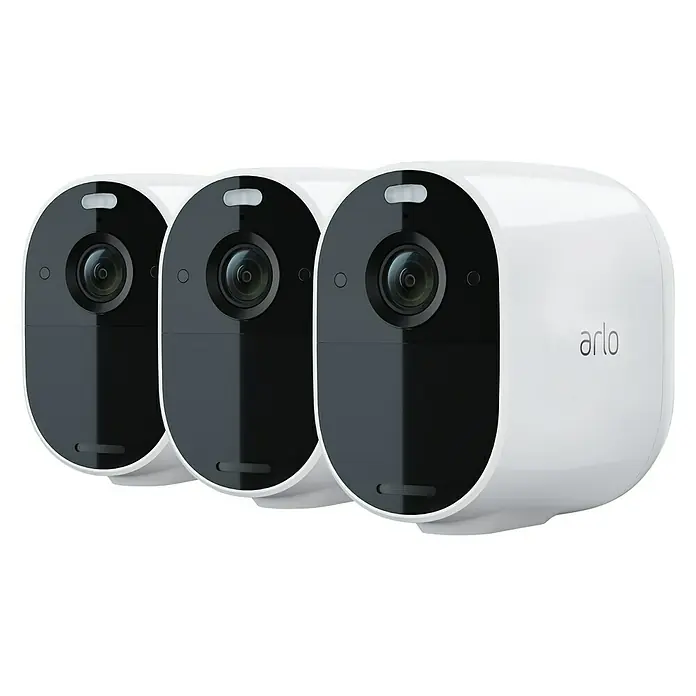 Arlo Überwachungskamera Essential 3er Set - 1.080 Pixel (Full HD), Erfassungswinkel: 130 °, Weiß, 3 Stk. - Drei Arlo kabellose Überwachungskameras in Weiß mit schwarzer Vorderseite und integrierter Bewegungserkennung für den Außenbereich.