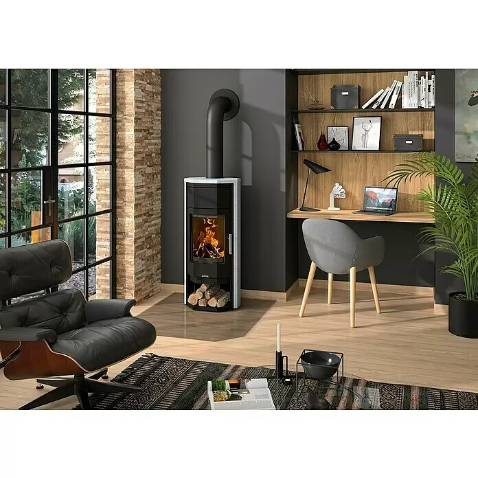 Justus Usedom 5 Kaminofen Usedom W+ 2.0 - 5,5 kW, Raumheizvermögen: 88 m³, Material Verkleidung: Speckstein, Schwarz/Speckstein - Stimmungsaufnahme