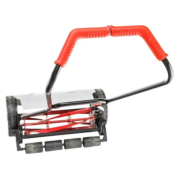 AL-KO Comfort Spindelmäher Razor Cut 38.1 HMSchnittbreite: 38 cm - Nahaufnahme eines Spindelmähers mit roten Klingen, schwarzen Rädern und einem roten Griff, der für einen sauberen Rasenschnitt ausgelegt ist.