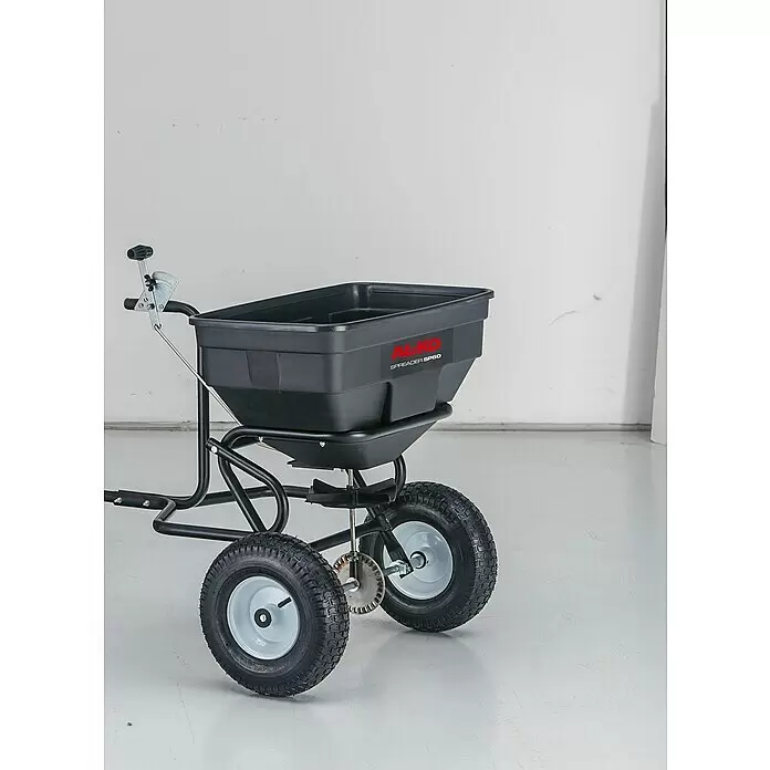 AL-KO Streuwagenanhänger für Rasenmäher SP 60 - 56 l - Stimmungsaufnahme