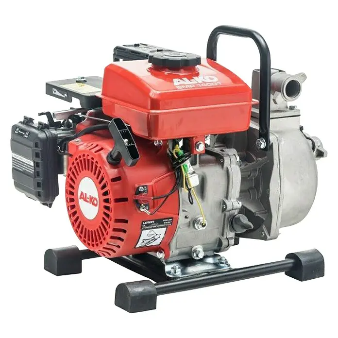 AL-KO Benzinwasserpumpe BMP 140011,7 kW, Max. Fördermenge: 12.000 l/h - Abbildung einer AL-KO BMP 14001 Benzin-Wasserpumpe. Die Pumpe hat einen roten Tank und ein robustes Gehäuse für den mobilen Einsatz.