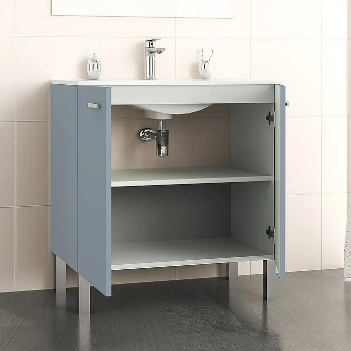 Artysan Mueble bajo de lavabo Fran - An x Pr x Al: 80 x 46 x 85 cm, Azul - Mueble de baño azul con espacio de almacenamiento abierto, lavabo y grifo sobre un fondo de azulejos brillantes.